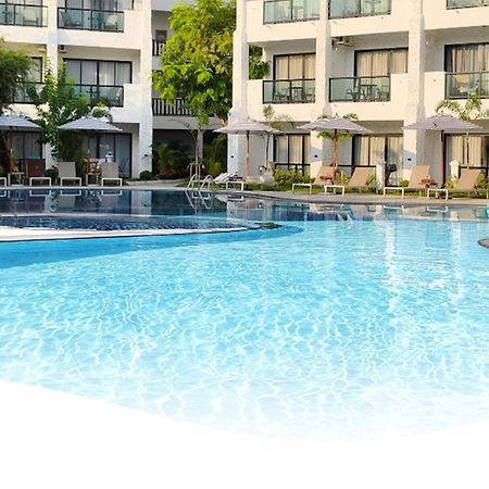 Pooh Beach Resort & Spa Jomtien Beach Exteriör bild