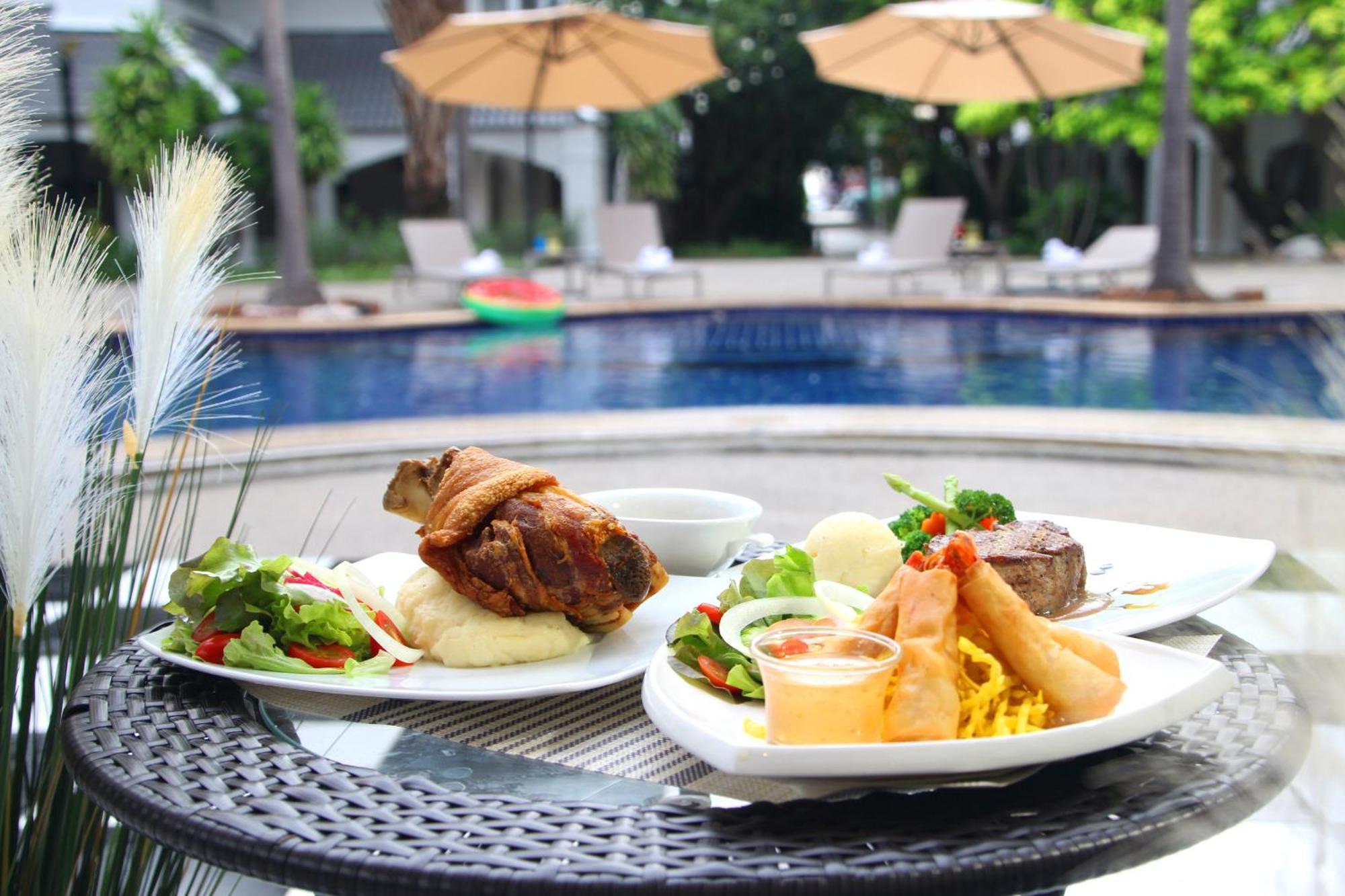 Pooh Beach Resort & Spa Jomtien Beach Exteriör bild
