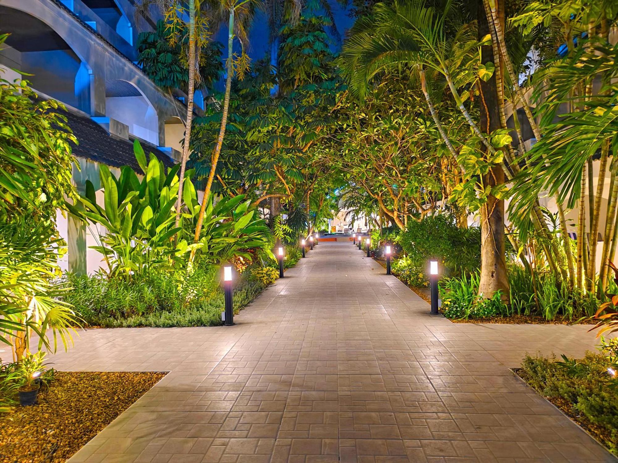 Pooh Beach Resort & Spa Jomtien Beach Exteriör bild